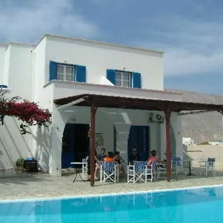 Clio Aparthotel Perissa (Santorini)