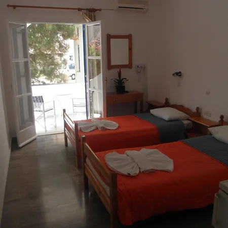Clio Aparthotel Perissa (Santorini)